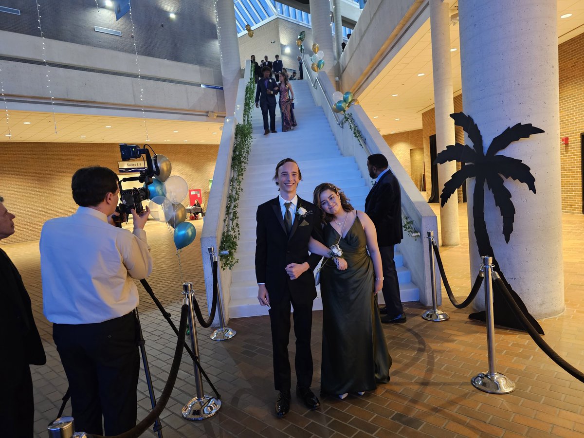 shenderson574's tweet photo. @SBRileyhigh 2023 Prom
#SafeProm #GoWildcats https://t.co/z9g18Mg3hB