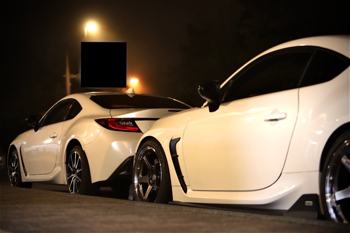 GR_86yu's tweet photo. 昨日は昔からの友が同じ車を買ったとの事でしたので密会しました。

#GR86 #新車の匂いはパキる https://t.co/CA2nE9OnUX