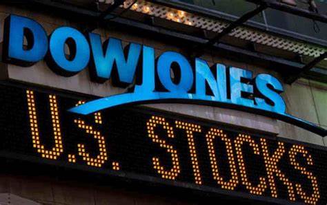 usmartsg's tweet photo. 🚀🚀🚀Breaking News：

$DJI Dow Jones Industrial average closes higher on Friday, adding 1.65% or 546.64 points at 33,674.38, despite a 1.24% weekly decline!

#uSMART #uSMARTsg #stockmarkets #DowJones #US https://t.co/GltfH2ESLt