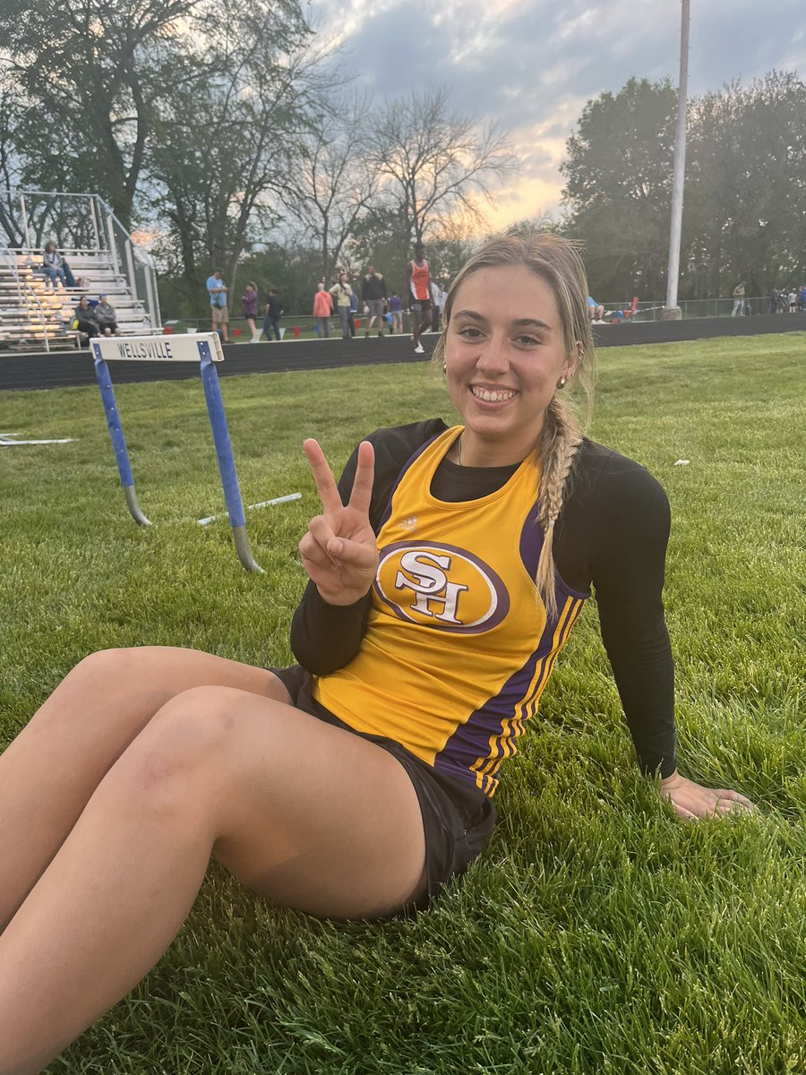 SHHSTracknField's tweet image. Margo Todd
🥈Discus, 129-10
🥈 Shotput, 37-08