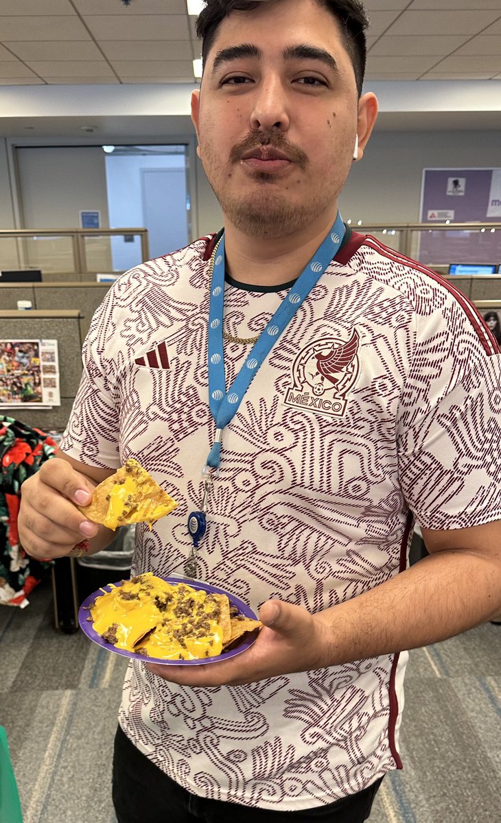 MsRegina8's tweet photo. Team Regina celebrates Cinco De Mayo 🇲🇽 @SSG_Cerritos @AzurinKatherine @MrRichardbel @ramonaloa https://t.co/A5LEIMgWxv