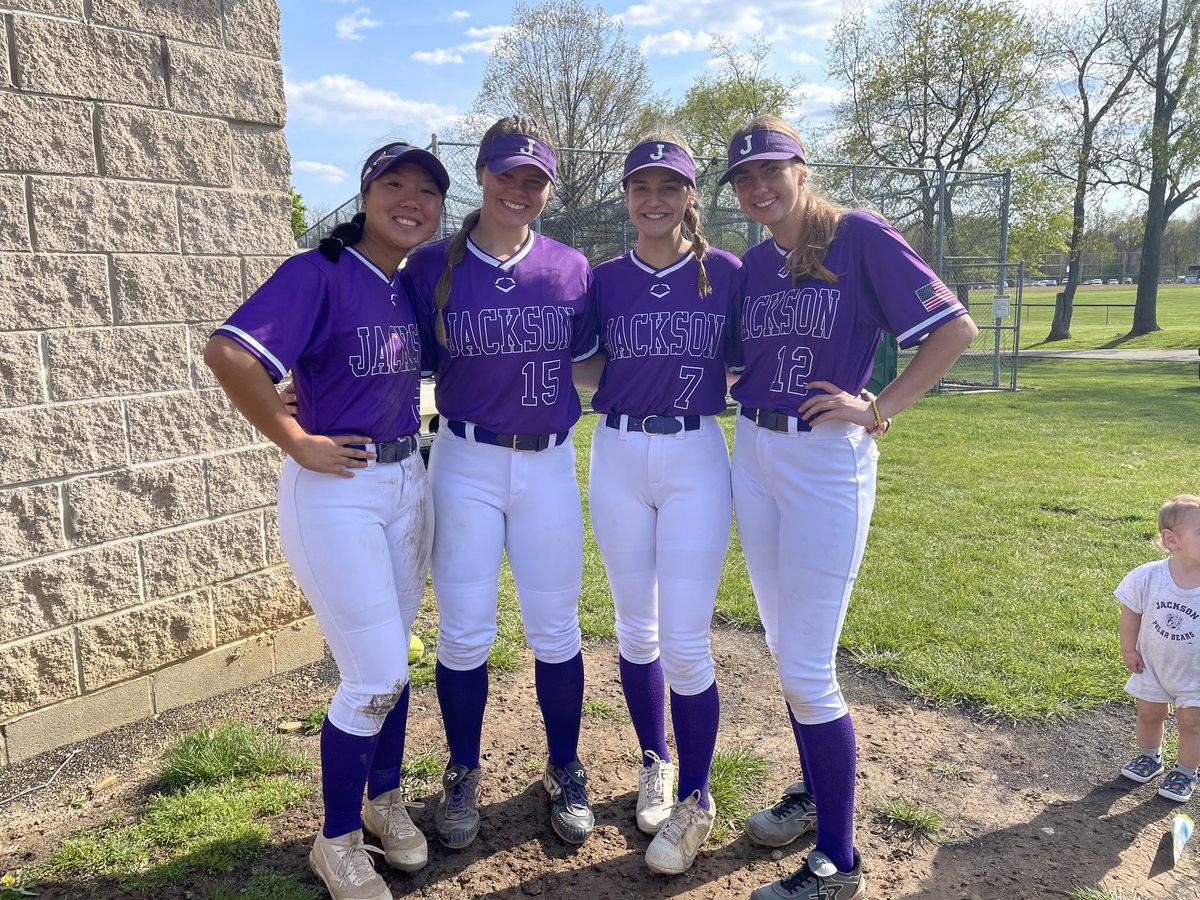 keecsin's tweet photo. It’s a wrap for Senior Night https://t.co/nG81L140Px