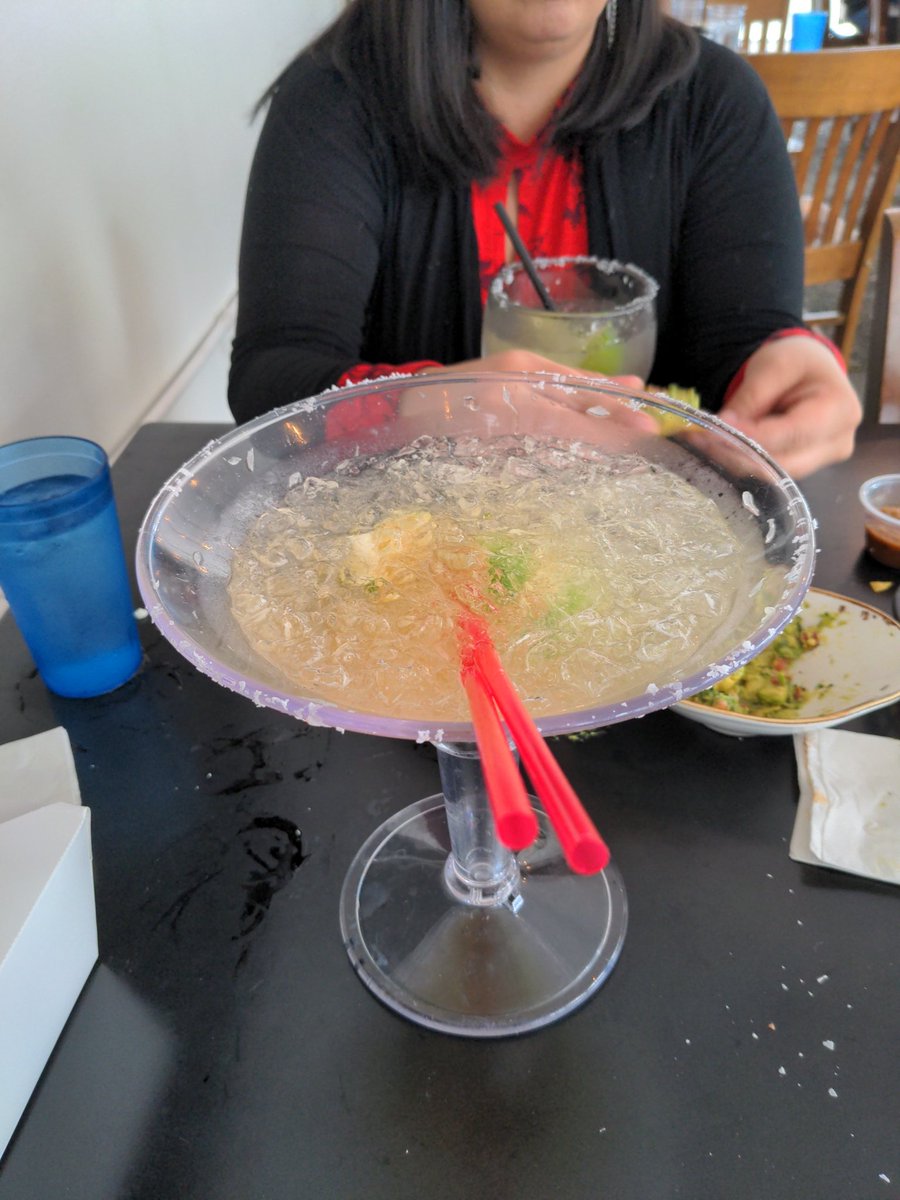 shindakun's tweet photo. @drunk8gods Giant margarita https://t.co/xm43m0rE6k