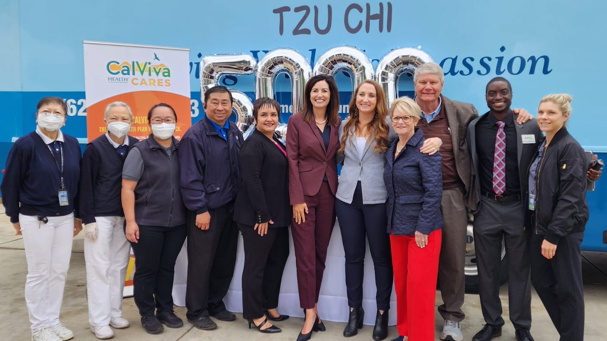 TzuChiUSA's tweet photo. We congratulate the hardworking team at #TzuChiMedical's #Fresno Mobile Clinic for providing their 5,000th pair of eyeglasses ๐ ๐! Please show them some love & see more in the OG post: https://t.co/8DoLpnI3O8 #see2Succeed #milestones https://t.co/NTuXinbgaj