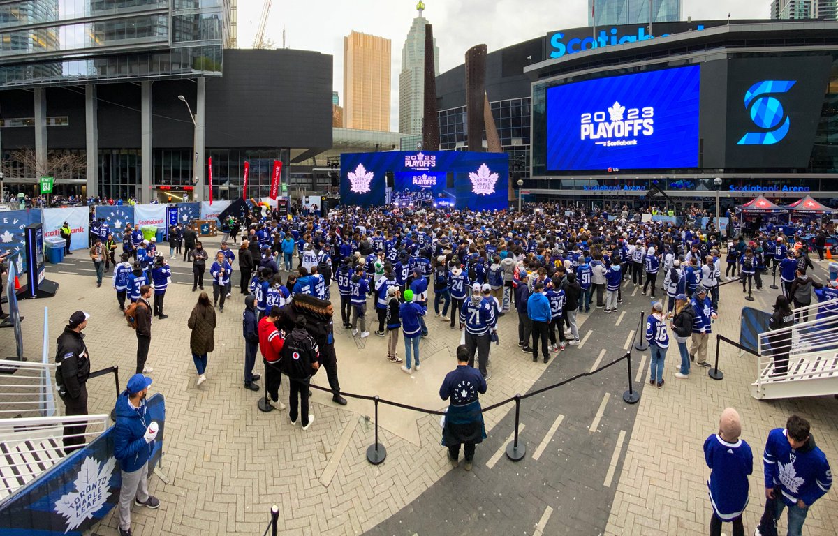 MWilsonMedia's tweet photo. Last night, I filmed the @MapleLeafs' Round 2 Game 2 tailgate action at Maple Leaf Square!

#Leafs #LeafsForever #MapleLeafSquare #ScotiabankArena #EventCoverage #Toronto #Videographer #Sony https://t.co/ldYt5oefN2