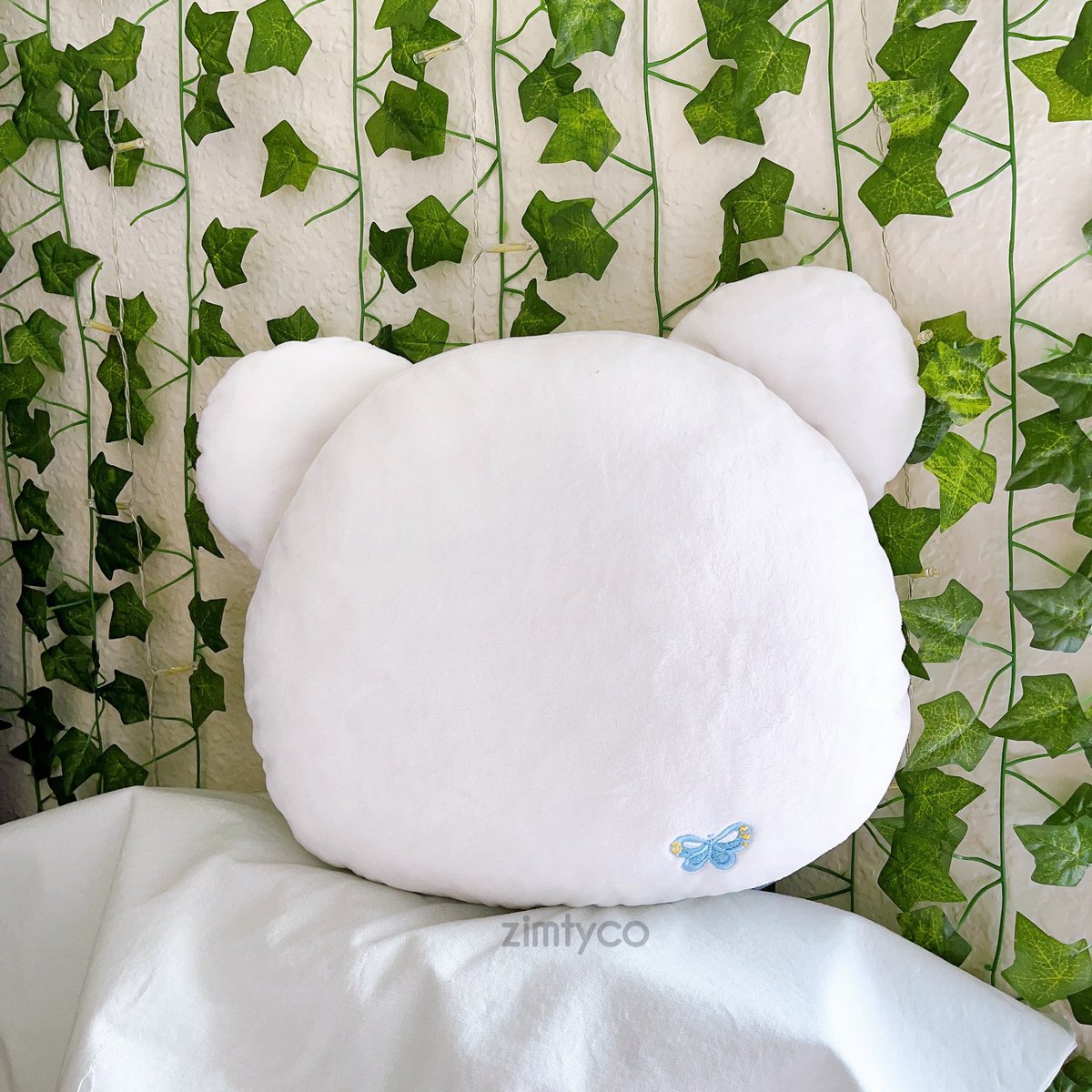 zimtyco's tweet photo. 🤍LoveJini Plush Pillow🤍

✨fluffy soft pillow plush (~11x13”)
✨embroidered details and woven tag
✨preorder coming soon

next in line for the pillow series is jiniret!! he will available for preorder with dwaekki in my next update🫶

#straykids #SKZOOfanart https://t.co/4NSVbcGGqI