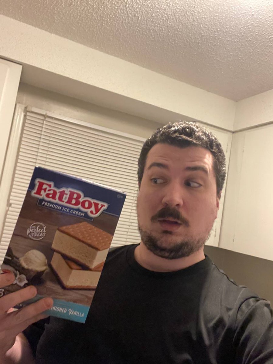 thetoddster83's tweet photo. Oh boy, these little guys are calling my name! How many am I gonna eat before bed? #dadbod #dadlife #fatdad #dumbdad #dadtransformation #sitcomdad #90sdad #weightgain #gainer https://t.co/fmlwrWXRtj