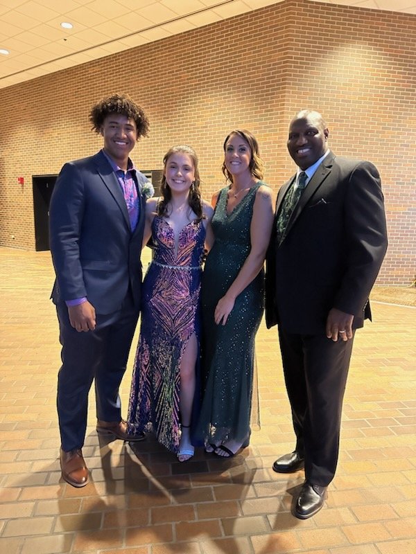shenderson574's tweet photo. @SBRileyhigh 2023 Prom
#SafeProm #GoWildcats https://t.co/wAwzHbd7gn