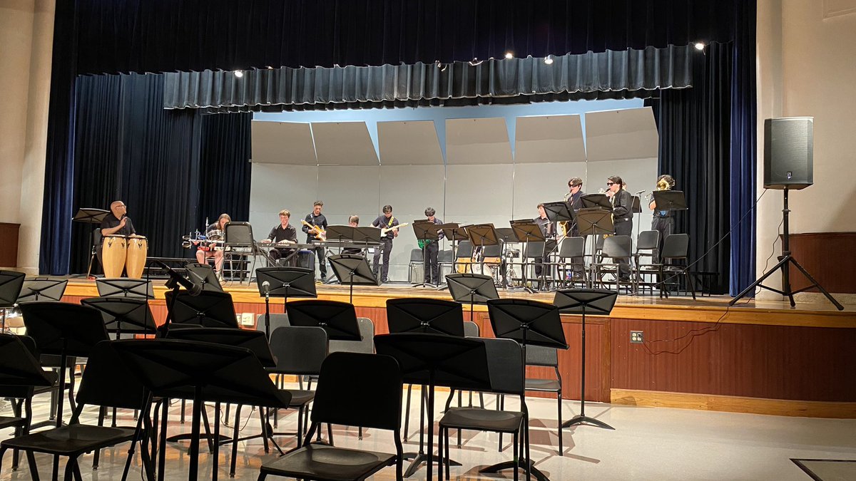 SayvilleMSMusic's tweet photo. Congratulations to everyone who participated tonight in Jazz Night! What a great night with awesome music. So much talent in Sayville!! 🎶 https://t.co/mv9gkH8t3u