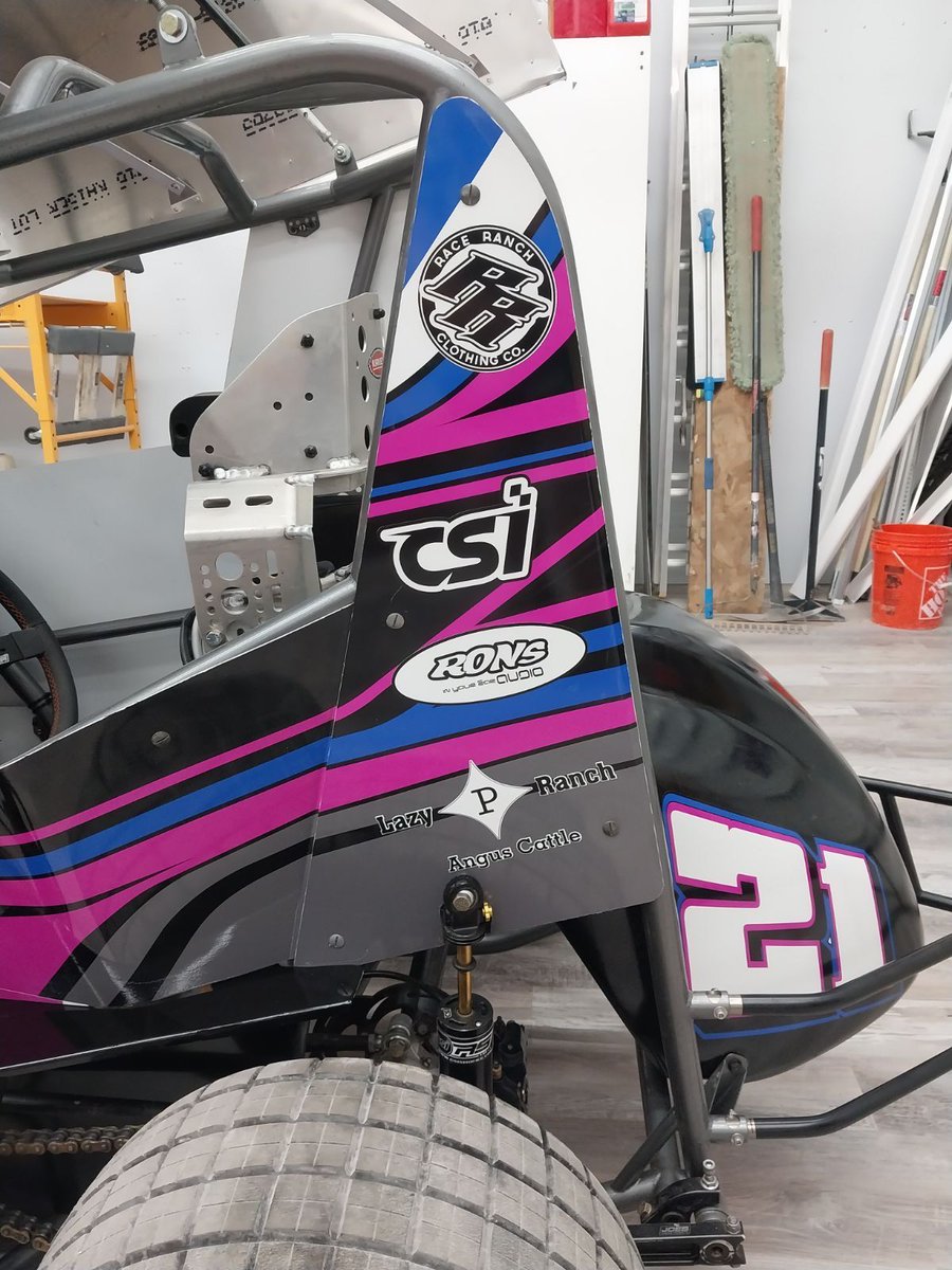 BraytonLee8's tweet photo. Just got the car back from the wrap. Now let's see what we can do tomorrow big thanks to nsg graphics Allen Darcy Grant and Alan https://t.co/XeXAbb4AK5