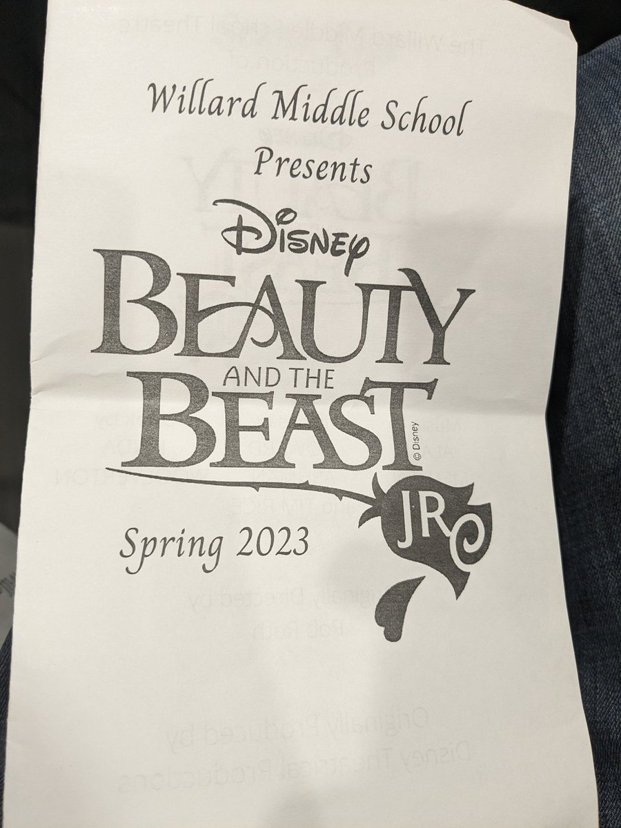 Mr_S_Pickering's tweet photo. Beauty and the Beast Jr. was amazing tonight @WillardLCPS! And the art show was incredible. Today was a good one. #stayWILD https://t.co/JWOS9TNeov