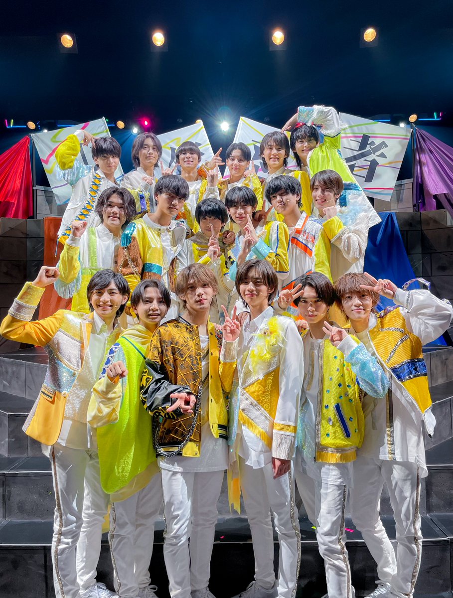 Old_HelloWorld's tweet photo. #ShonenNinja lines up for the opening of their first-ever solo stage show "ORETACHI NO BANG!!!"

"Getting to star on a stage where so many of our senpai have performed before us was a journey like no other, but of course we've only just begun!" ~ Koki Kawasaki

#JohnnysUpClose https://t.co/KwcSVeQML8