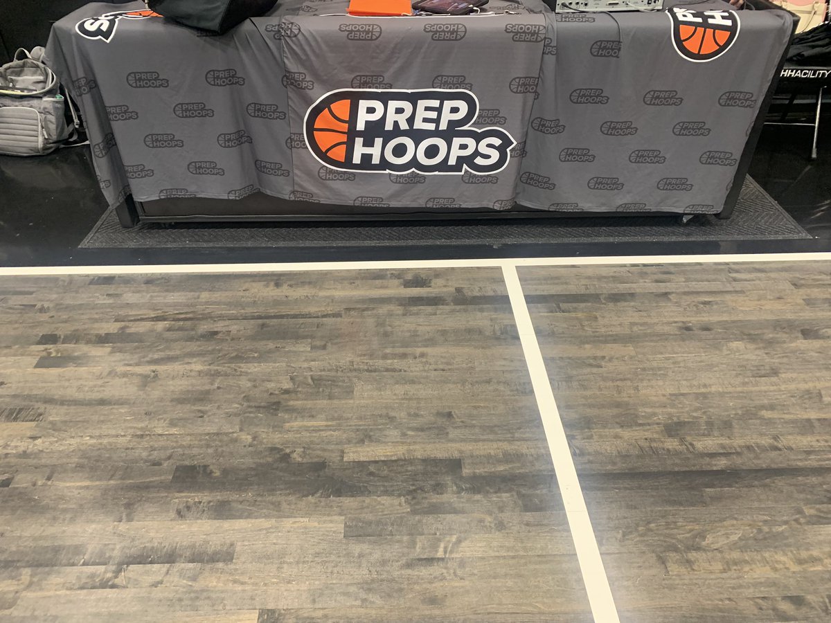 GreggRosenberg1's tweet photo. At @PrepHoopsAZ #BashintheDesert this weekend. 1st game here is Pack 2026/ND vs @uh_crooms 2026. @ThePHHacility https://t.co/XPzlLNkPuE