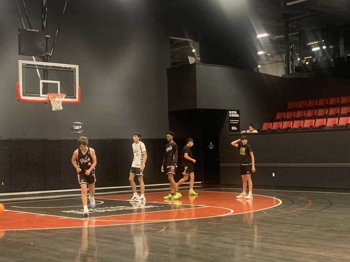 GreggRosenberg1's tweet photo. At @PrepHoopsAZ #BashintheDesert this weekend. 1st game here is Pack 2026/ND vs @uh_crooms 2026. @ThePHHacility https://t.co/XPzlLNkPuE