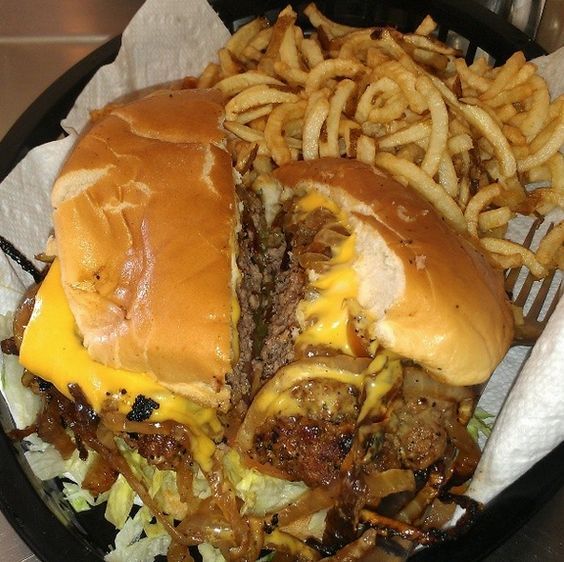 sandwichrecipez's tweet photo. But with fries :) https://t.co/sxcFVXPAaS