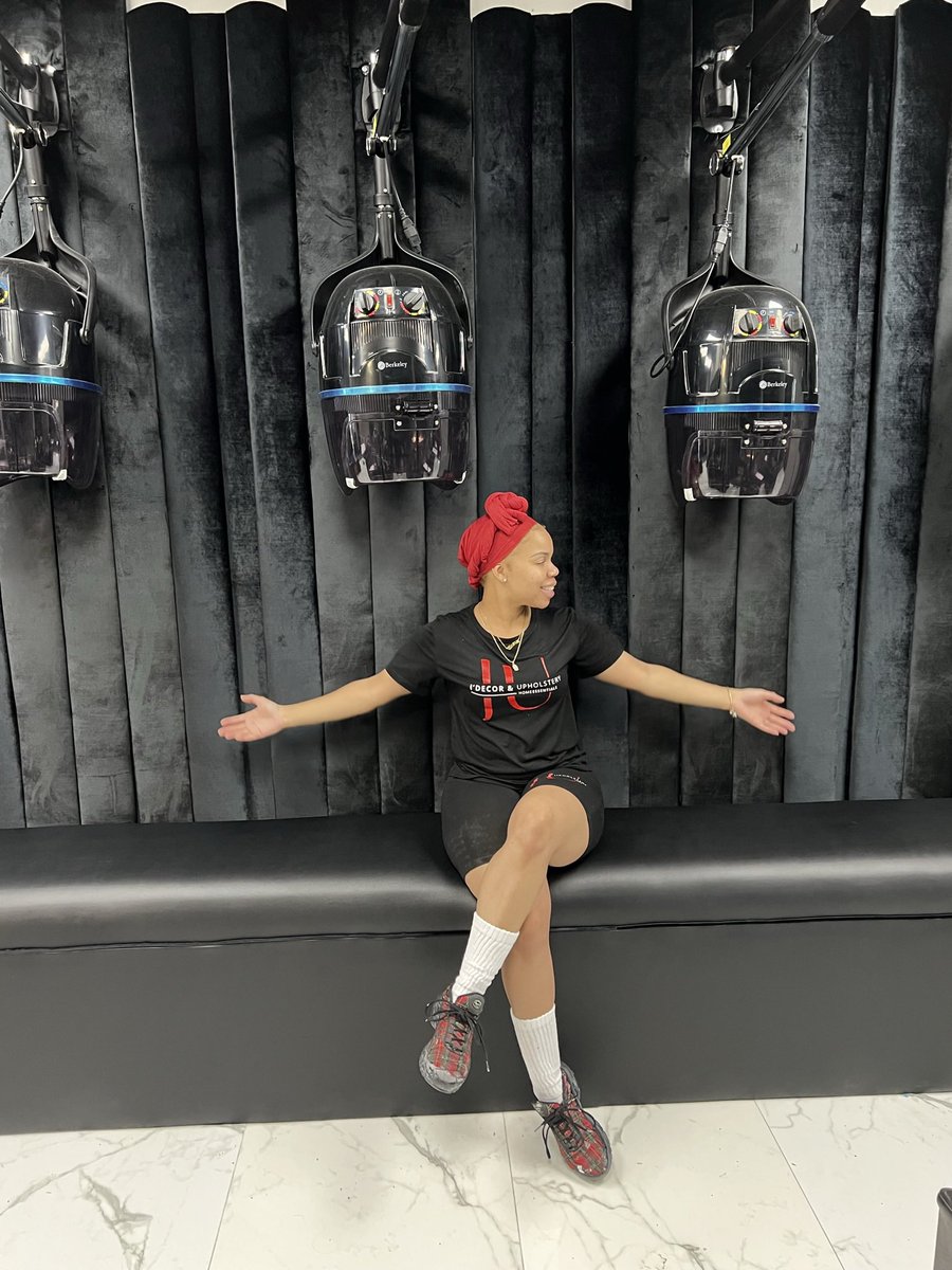 ThinkBigBitxh's tweet photo. Gifted Hands๐๐๐พ
IG: jdecor_upholstery
#upholstery #accentwalls #salonsuites #houstondesigner #houston https://t.co/JvFx7zoupQ