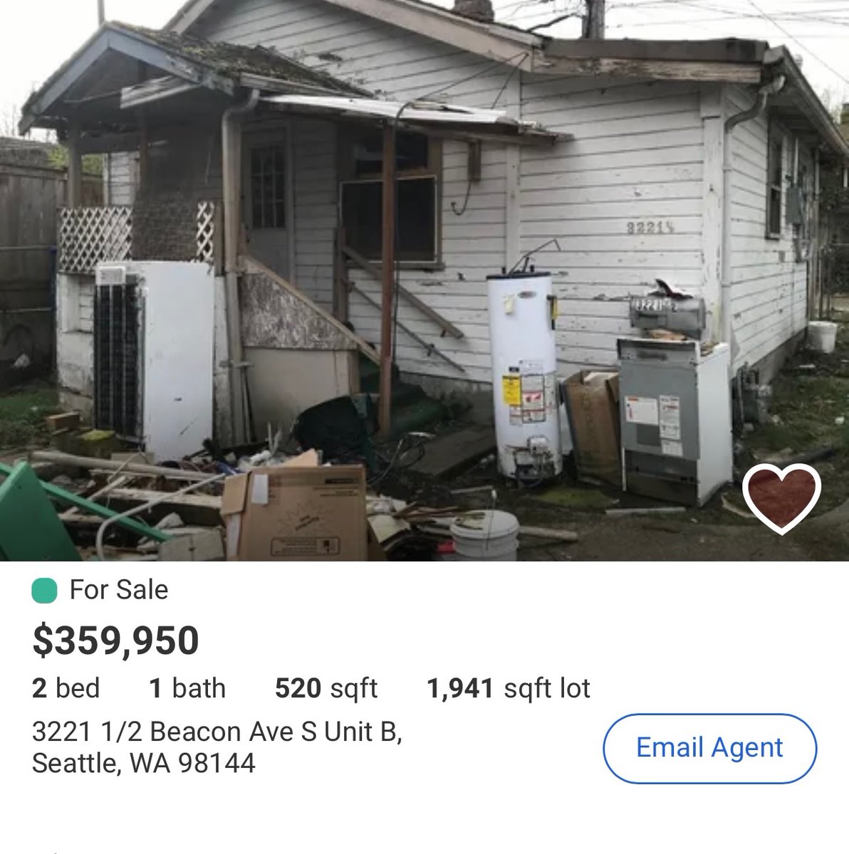 64thNWestern's tweet photo. On the one hand I get it.  Location, location, location.  On the other hand, is Seattle that much more desirable than Flossmoor?  I’ve been to both.

#Flossmoor #Seattle https://t.co/8wYamIo40o