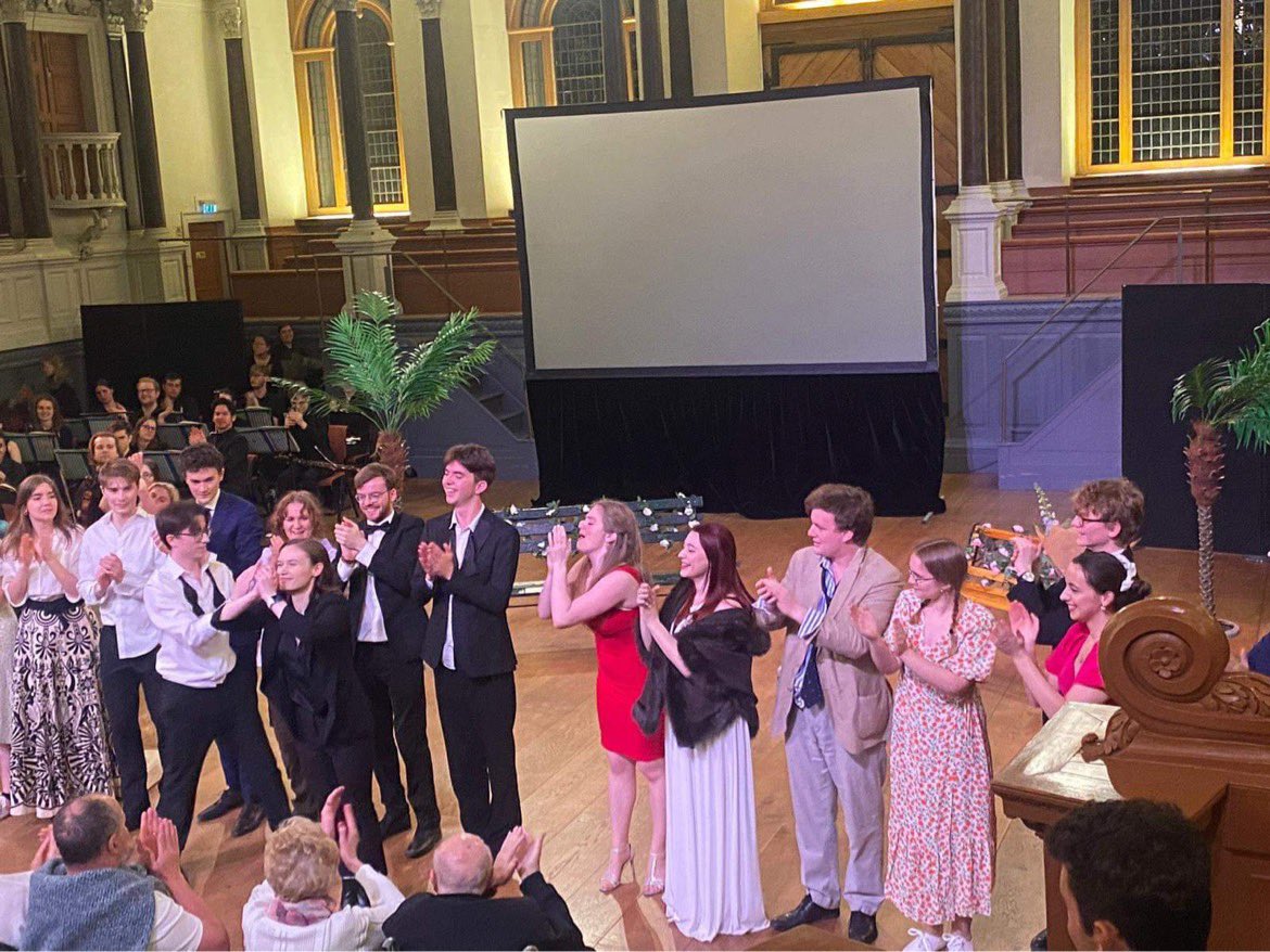 BethMFitz's tweet image. And just like that, it’s all over.

It’s truly unfathomable that we managed to sell out the Sheldonian theatre with our little production!!

Infinite love to the cast and orchestra for their unflinching hard work and dedication to this show. Thank you for fulfilling my dream 🥰