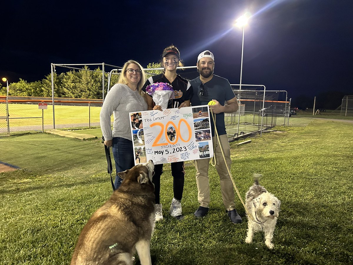 Téa Cornett tweet media