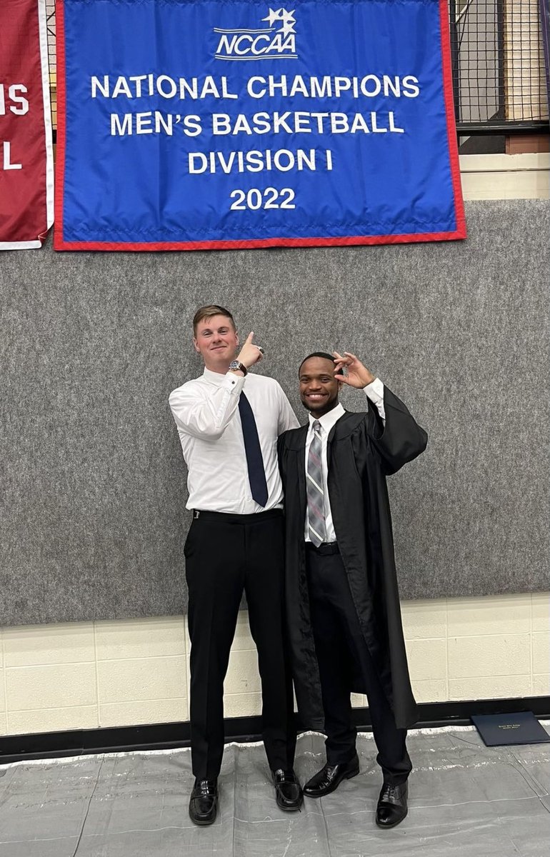 Congratulations to our guys Trent McBride, Tre Minton, and Nick Coble on graduating. 🎓🏀