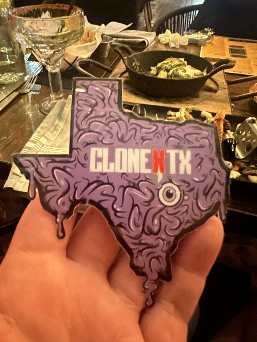 MrCreatureZoid's tweet photo. CloneX community is next level ngl #CloneXTX https://t.co/Ps5uLxRZeu