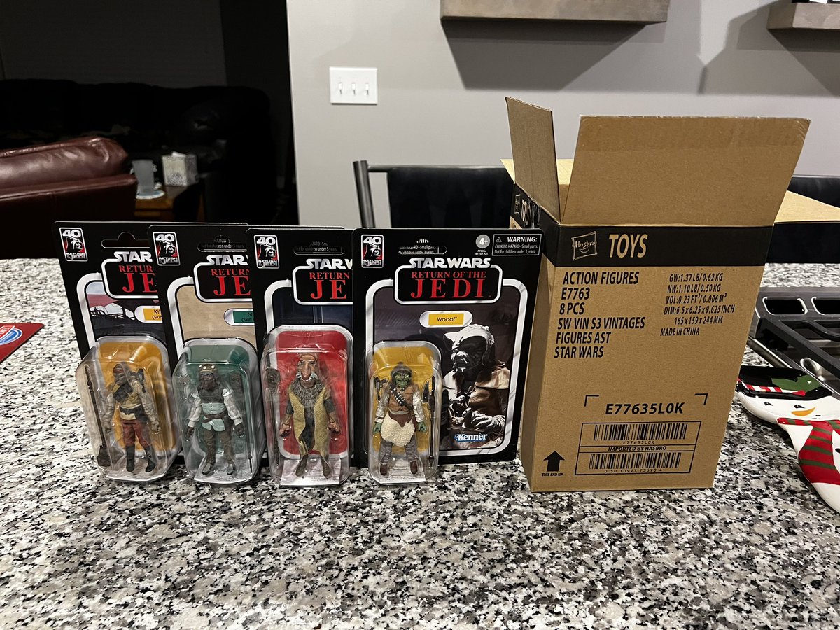 BanthaSkullcom's tweet photo. #MailCall #StarWars @EntEarth #Repacks @Hasbro
https://t.co/Pe8dWYloN2 https://t.co/ZA0rOsBv6F
