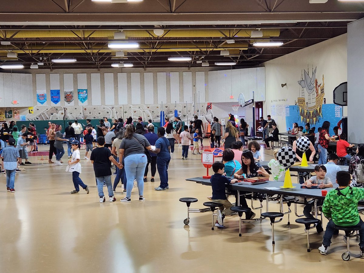 kdoug_scitech's tweet photo. Thank you to all that helped and contributed to the success of Mother Son Game Night!!! Hope everyone enjoyed it! @PetroskyPirates https://t.co/SJqWWZoH0S
