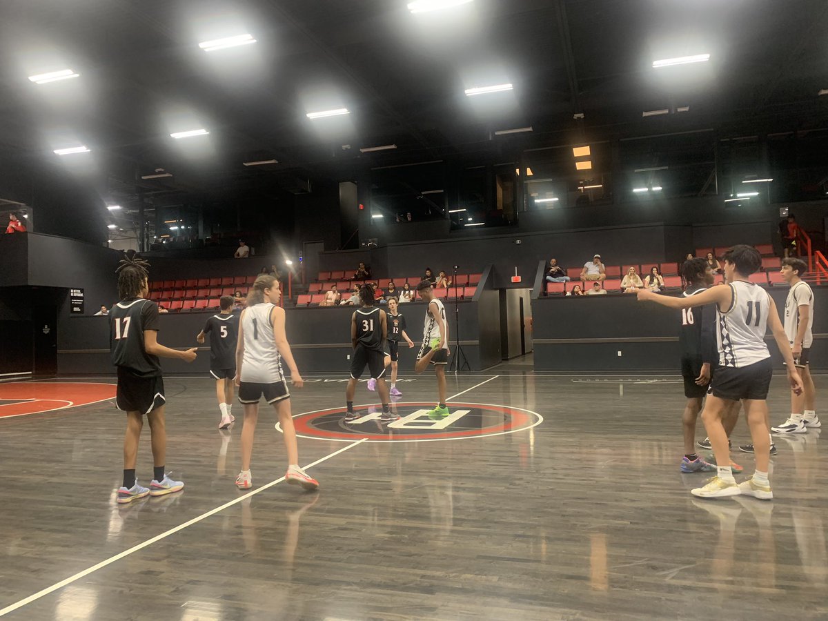 GreggRosenberg1's tweet photo. Here we go. #BashintheDesert. @PrepHoopsAZ @PrepHoops https://t.co/Al8zRW7OHF