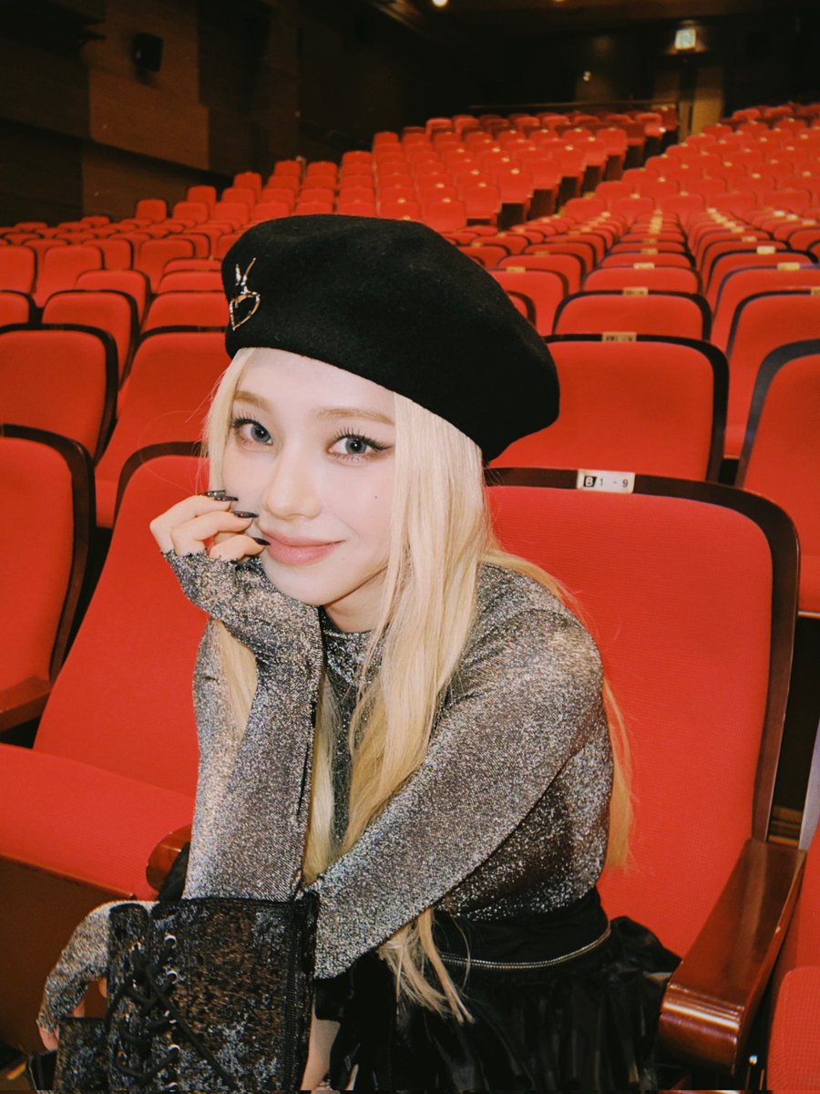 KRNFILES's tweet photo. 230506 💙💭 https://t.co/RyjLmvBZto