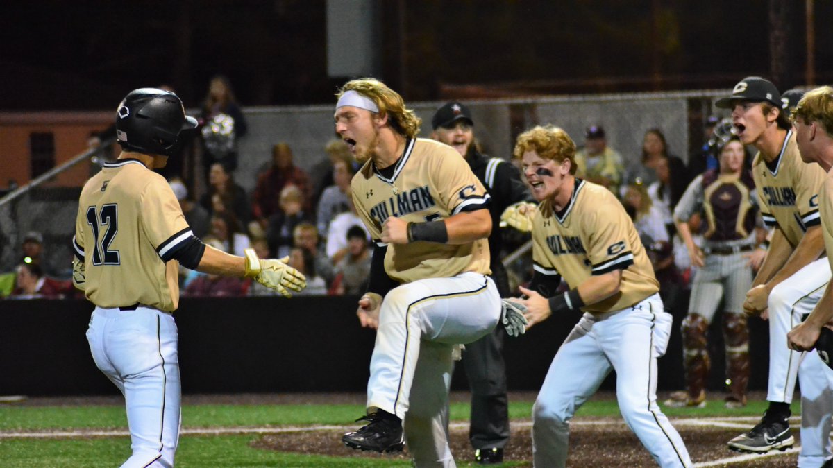 CullmanTribune's tweet photo. PREP BASEBALL PLAYOFFS: Bearcats advance to state semifinals with dramatic, 4-2 win over Gardendale @pponder12 https://t.co/azDGhFhtko https://t.co/wmUDnmAPze