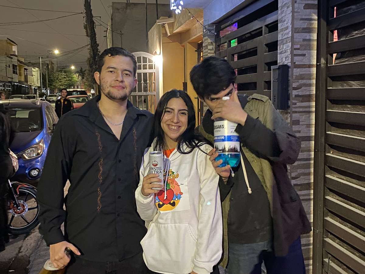 estefaaniaa_'s tweet photo. Extraño a robertito y torito https://t.co/04fTCwS8i3