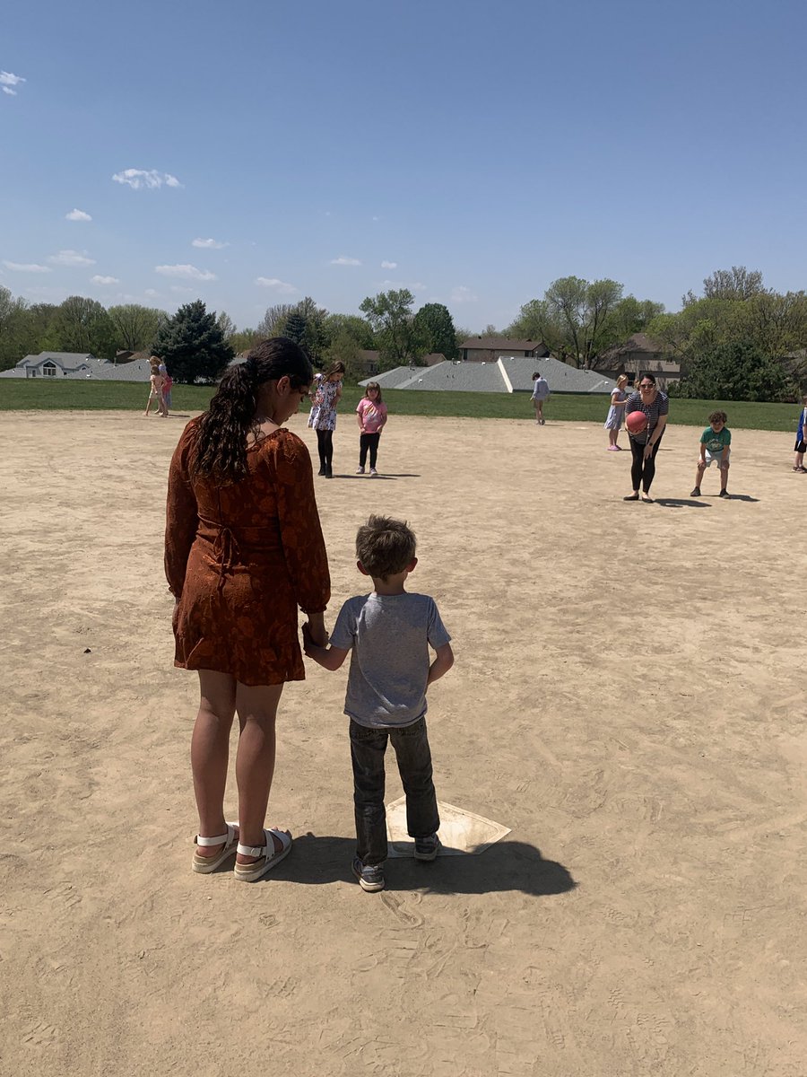 Our class won their “bingo prize” for amazing behavior. They chose to help another class as their reward (🥹) and Kindergarten took us up on our offer! We had a BLAST helping them learn kickball for their countdown “K” day!⚽️👏🏻💥<a href="/hitchcock_mps/">Hitchcock Elementary</a>
