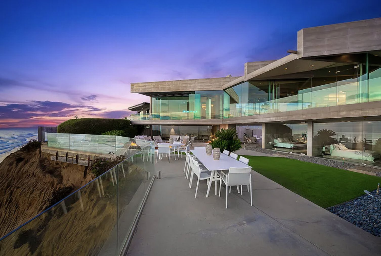 Steven Dennis on Twitter "Kicking off FridayNightZillow Beach house