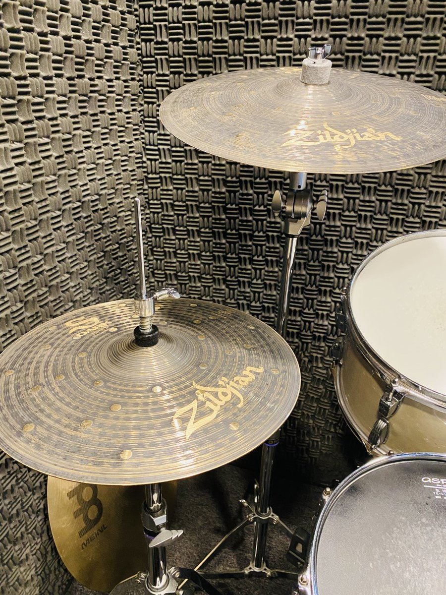 drumstation_akb's tweet image. 当店の試奏室に常設！！Zildjianの新製品「Ｓ DARK」シリーズ。大変ご好評いただいております！ハイハットが良い感じ！バラ売りも対応しますのでご相談ください！
ikebe-gakki.com/Form/Product/P…
#ZILDJIAN #SDARK #CYMBAL #ドラム