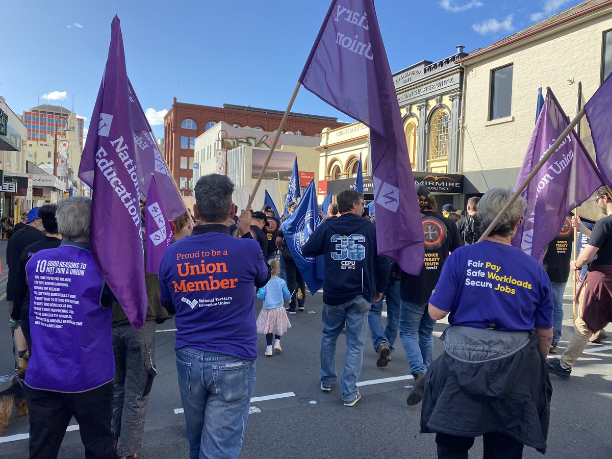 Happy belated May Day from Hobart! We are marching with our comrades to be and a better society and #BetterUnis. #MayDay #UnionStrong @TasUnions @NTEUnion