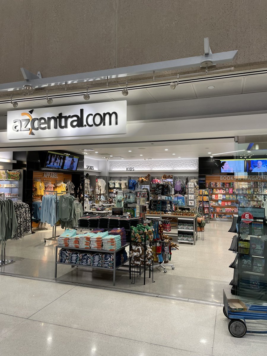 CARMEN: Airport Edition If you’re traveling through PHX and like free graphic novels, check out azcentral at gate B5 in Terminal 4… And let me know! @azopera @Aneke_my