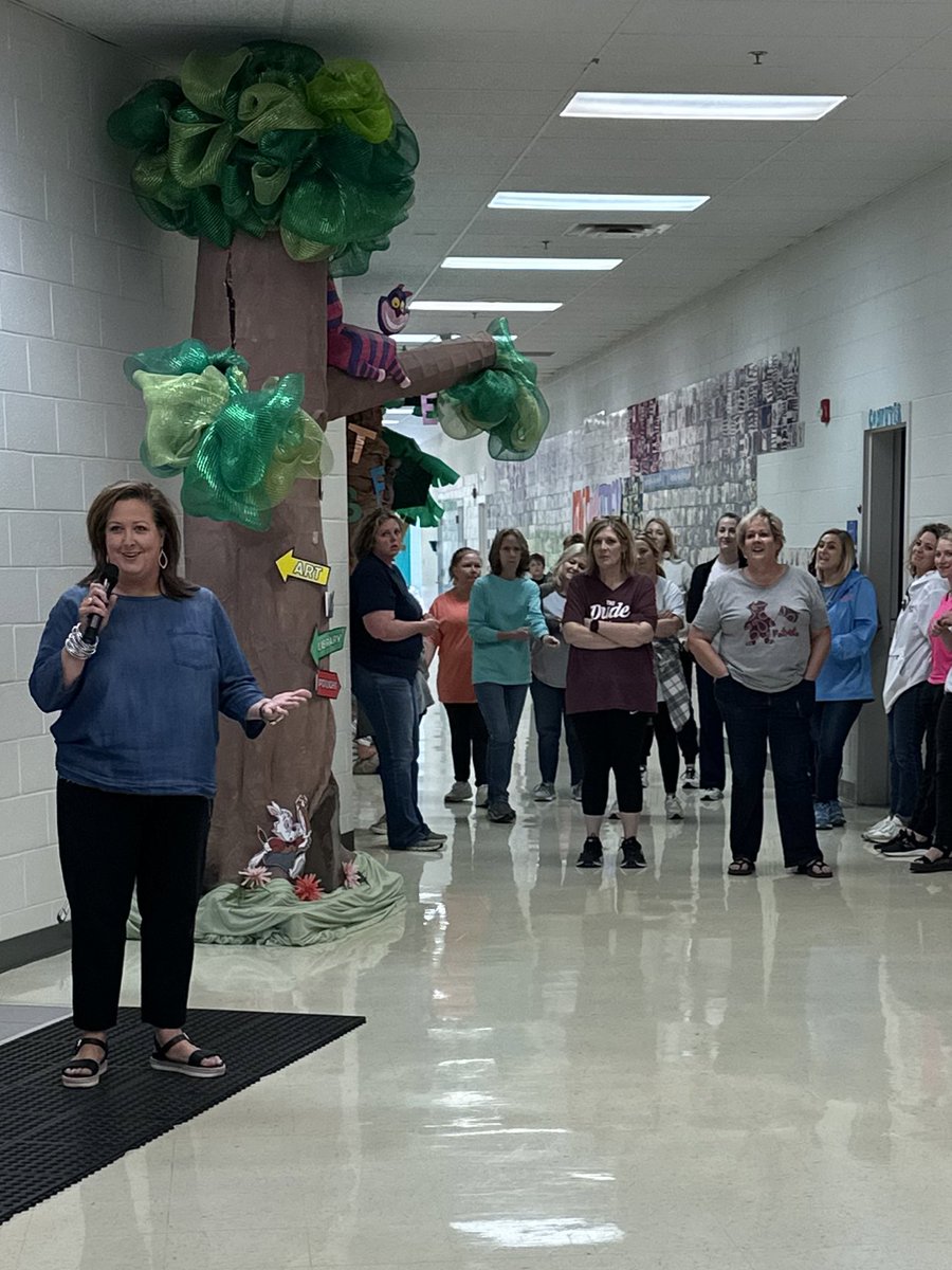 TweetDCS_LPS's tweet photo. It’s official! 🎉🎉🎉@mrskimbridges shares a special message with the LPS staff! #TeamDCS #LPSRocks https://t.co/0NScy6O4FH