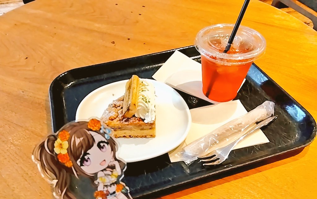 「め…しゃんがあげてたケーキの写真を特定して食べに来ました…(こわ!)」|リズ🦋5のイラスト