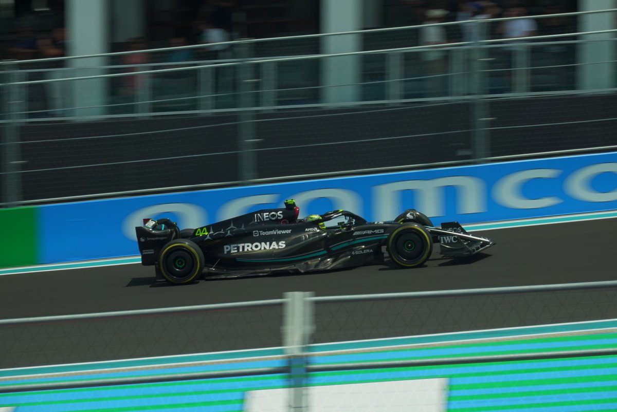 Fast car go vroom vroom 
#sonyrx100vi #f1 #F1Miami