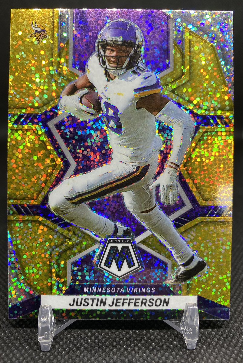 MatthewSturm42's tweet photo. @RyansCardssLLC JJ 2022 Mosaic Gold Sparkle               🟣🟡🛩️🟣🟡 https://t.co/OXvKUb0tZD