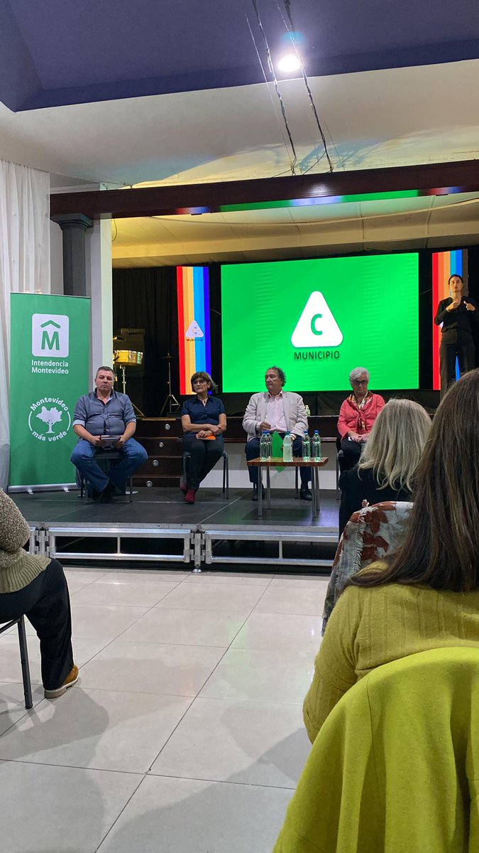 CayonPaty's tweet photo. Estuvimos en el Cabildo del , @municipio_C
Donde se rindiò cuentas de lo mucho realizado , con una transparencia numérica digna de destacar !!
@psmontevideo  @jsu90ps   @BancadaMvdFA  @FA_MunicipioC https://t.co/4kPOlL5Pon