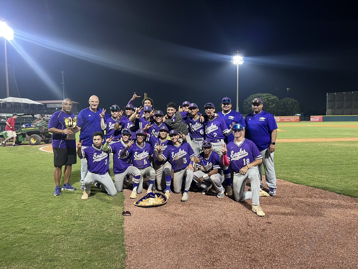 SAISDBrackHS's tweet photo. Varsity Eagle’s ⚾️ Bi-District Champions @SAISD @SAISDAthletics @BrackAthletics @nq_davila https://t.co/VLoj974IHW