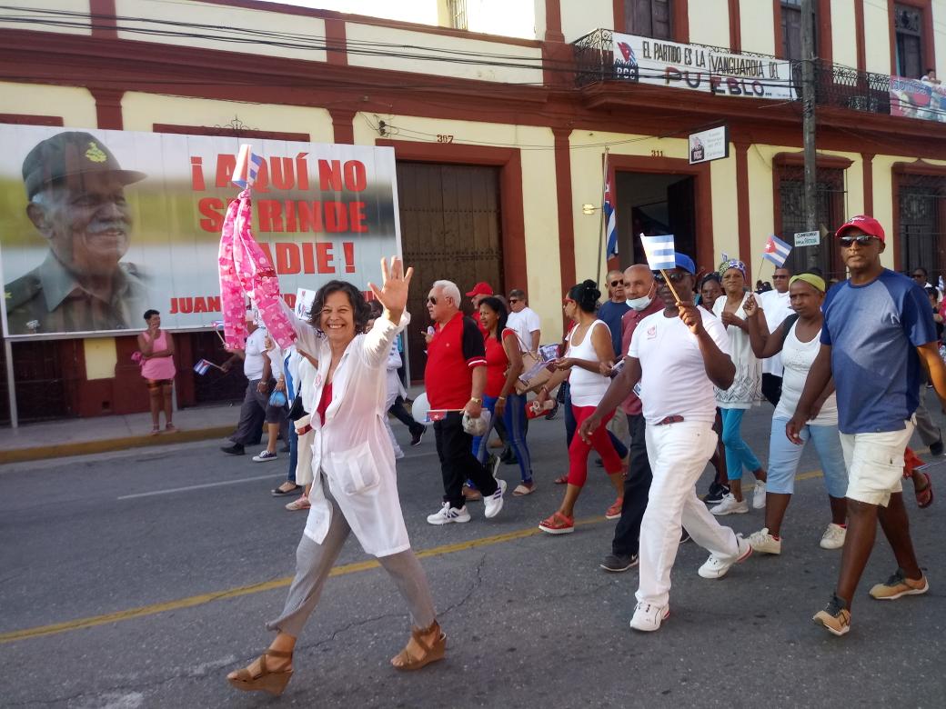 dms_cardenas's tweet photo. Con alegría se vivió el desfile de hoy, demostrando que es la fiesta de los trabajadores.
#CardenasEnVictoria #5Mayo https://t.co/4TgIw2Y4yI