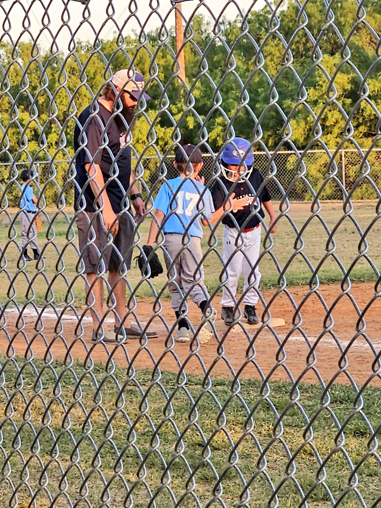 Cheering on both of my kiddos in separate teams. It always pulls my heart strings because they are competing against each other 🫠

But then they do this after one reaches 3rd base and I know their hearts are in the right place 🥹💓

#sportsmanship #proudteacher #FriendshipGoals