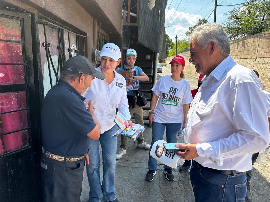 Boreque's tweet photo. Esta tarde acompañé a mi amiga @RocioRamosM, en un recorrido por el poniente de #Saltillo dando a conocer la propuesta de su compañera de fórmula @LuzMorales, candidata a Diputada por el Distrito 13 y @manolojim candidato a Gobernador.

#PaDelanteCoahuila
#PaDelanteLasMujeres 🙌 https://t.co/Bp3YVKHU8F