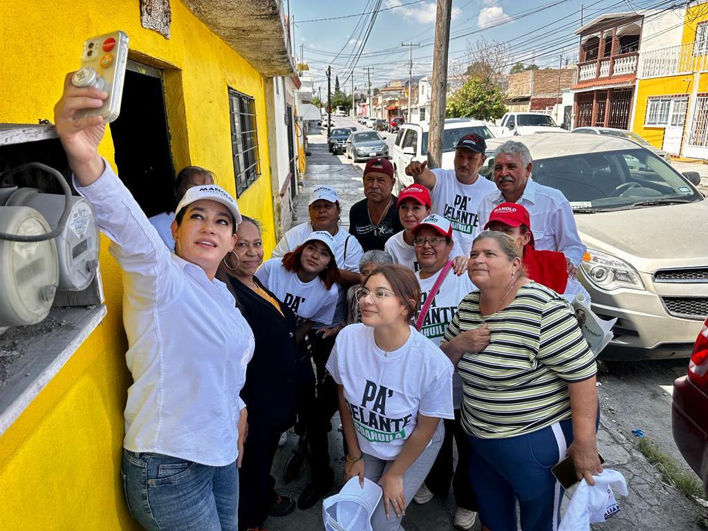 Boreque's tweet photo. Esta tarde acompañé a mi amiga @RocioRamosM, en un recorrido por el poniente de #Saltillo dando a conocer la propuesta de su compañera de fórmula @LuzMorales, candidata a Diputada por el Distrito 13 y @manolojim candidato a Gobernador.

#PaDelanteCoahuila
#PaDelanteLasMujeres 🙌 https://t.co/Bp3YVKHU8F