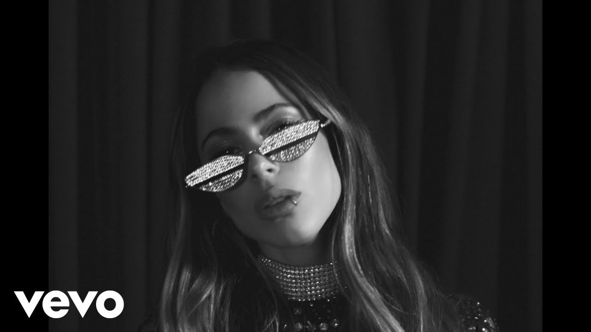VeroMerol's tweet photo. ¿Ya viste que hay un nuevo video alternativo para #LaLoto de @TiniStoessel @iambeckyg y @Anitta? 

https://t.co/wZXMg2M7pP https://t.co/d18nee4sOJ