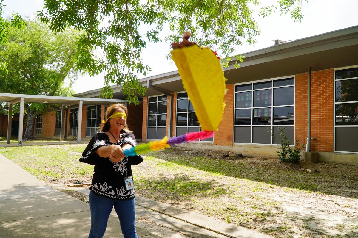 BryanISD's tweet photo. We hope everyone had a fun #CincoDeMayo! Take a look at how some of our #BryanISD schools celebrated the day! We had music from #LosVikingos at @Bonham_BISD, a parade at #JonesElementary, and a celebration at #NealElementary! We love how our schools &amp; students celebrate! 🇺🇸🇲🇽 https://t.co/9r4FvVwNIu