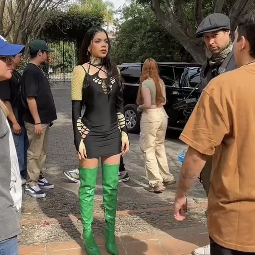 KeniaOsSitio's tweet photo. .@KeniaOS en las grabaciones de #MelanKOSVol2. https://t.co/izH2Rwvwzh