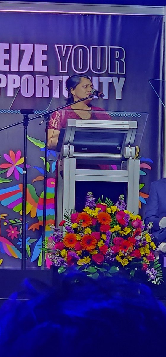 RAvalos_SMS's tweet photo. #BusBuddy #TeacherRoyalty https://t.co/NfDqrZ0g0m
